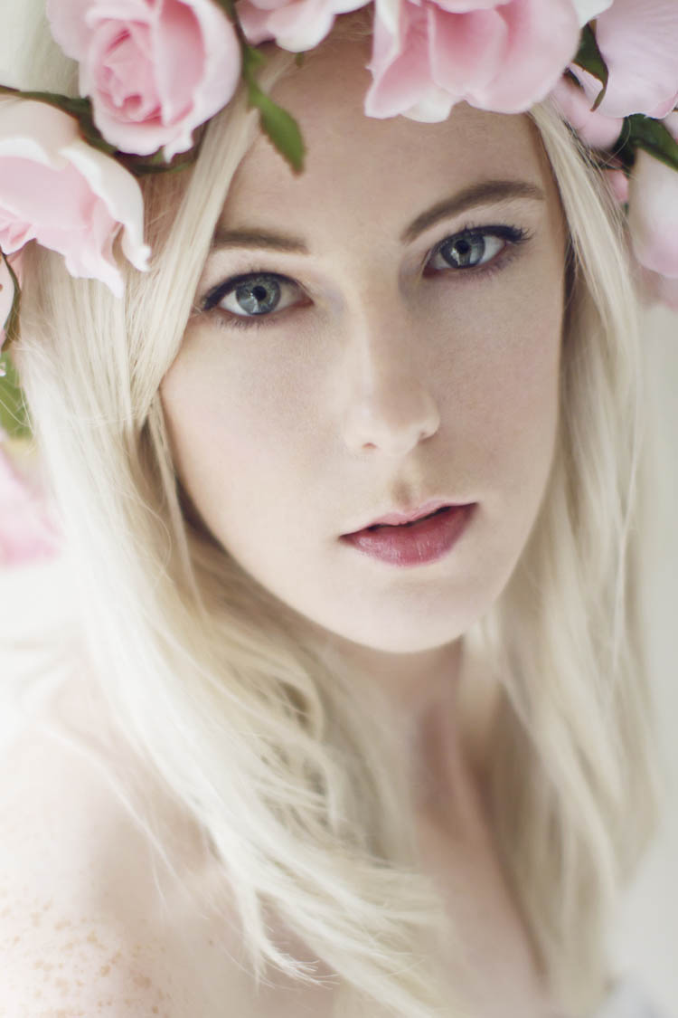 NZ-wedding-photographer-floral-headpiece