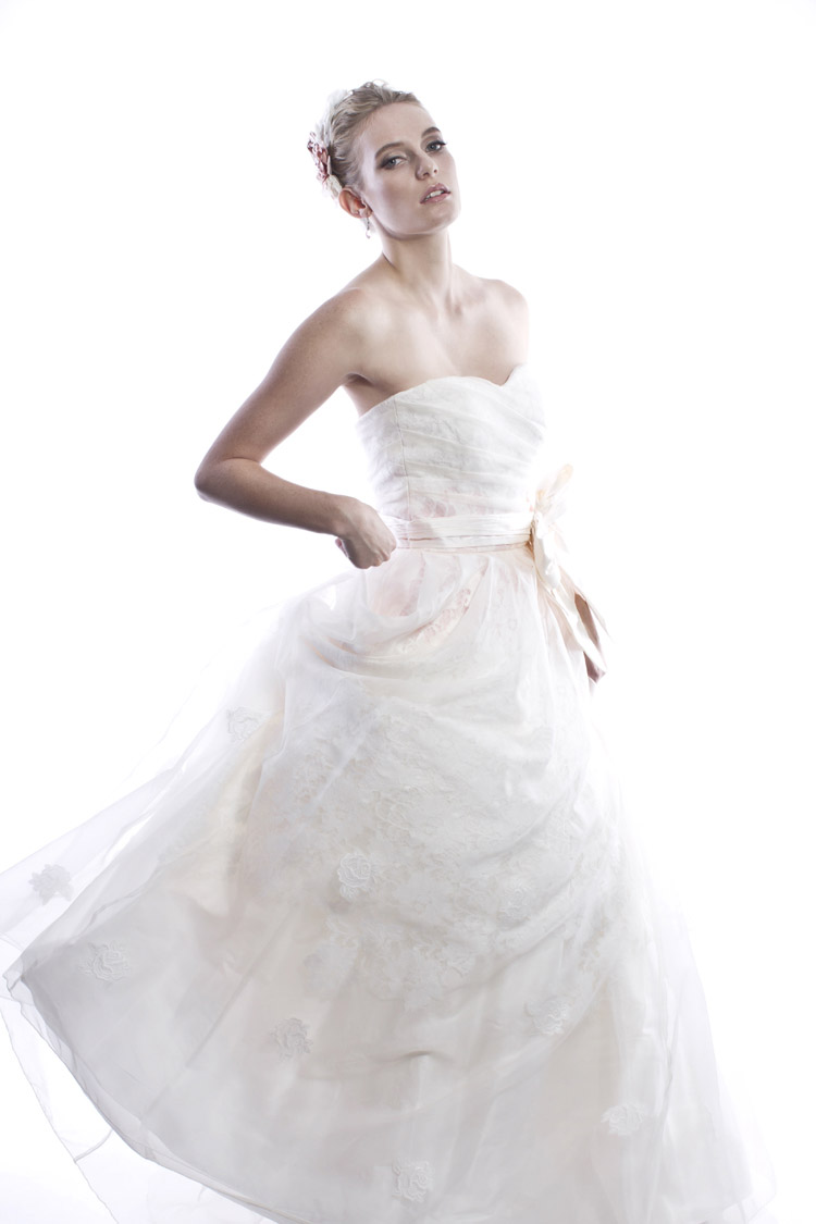 auckland-wedding-photographer-white-dress-15