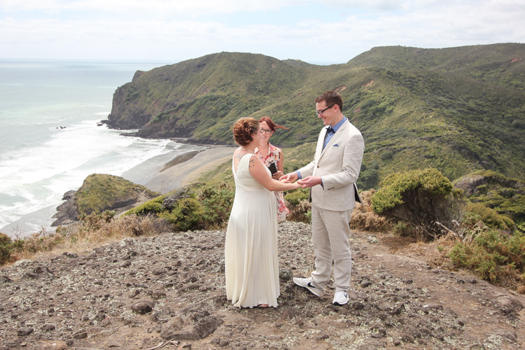 Anawhata_beach_wedding-113