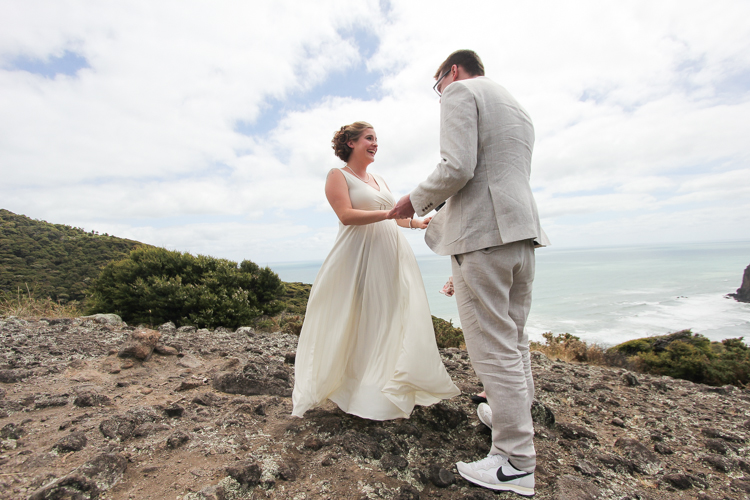 Anawhata_beach_wedding-95