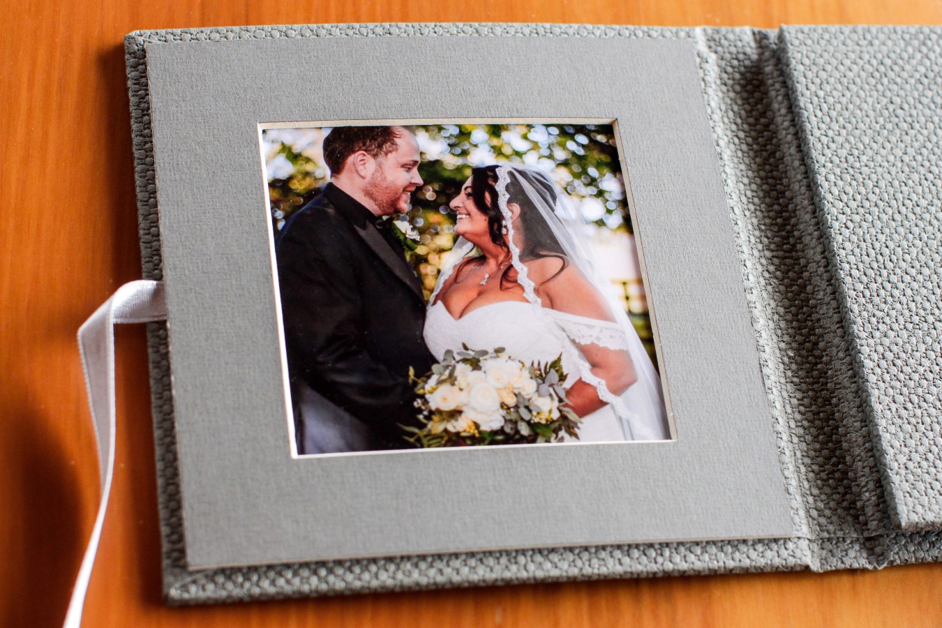 Auckland wedding photographer case.